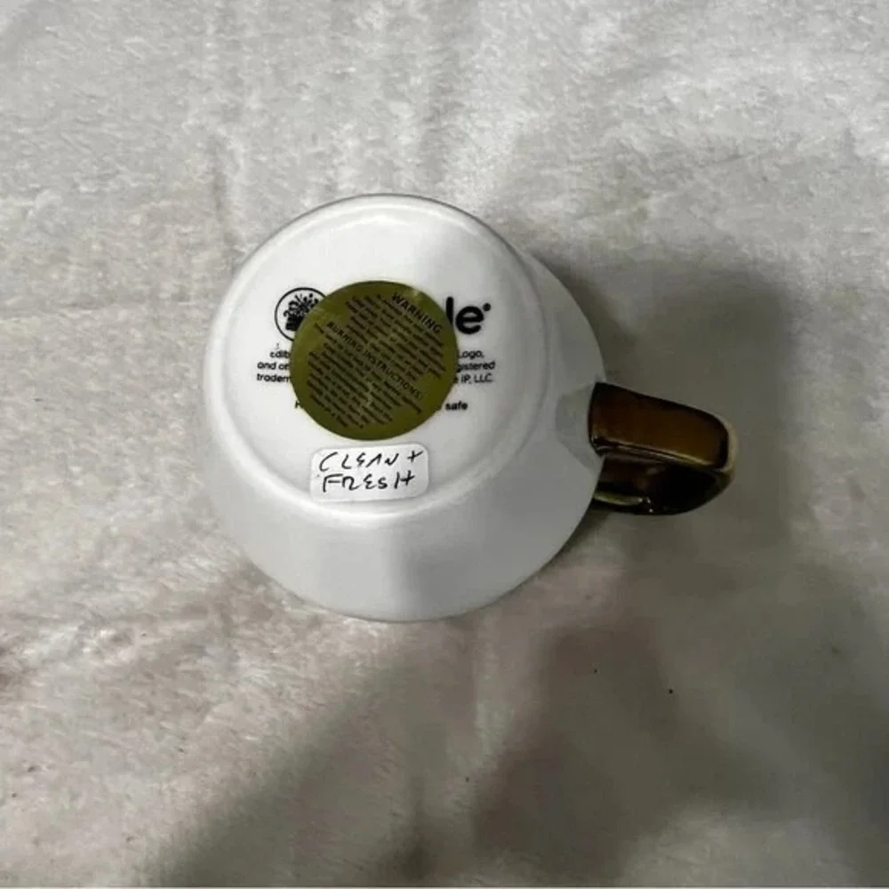 Clean Fresh Scented Handmade Candle in Red and White Coffee Mug 21.6 fl oz E104